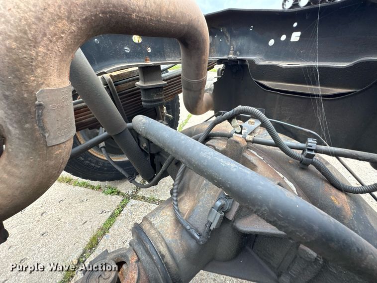 image for item DU9760 2012 Ford F550 Super Duty truck cab and chassis