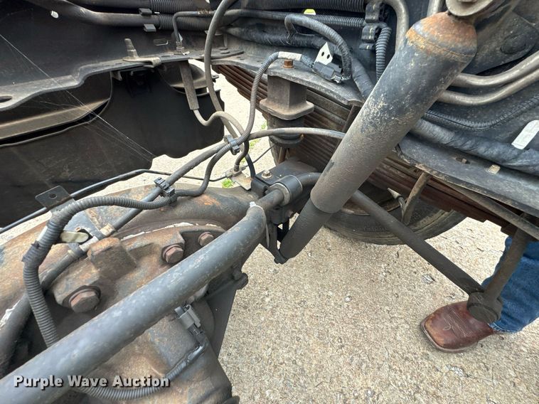 image for item DU9760 2012 Ford F550 Super Duty truck cab and chassis