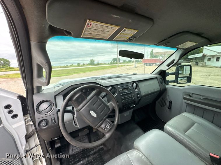 image for item DU9760 2012 Ford F550 Super Duty truck cab and chassis