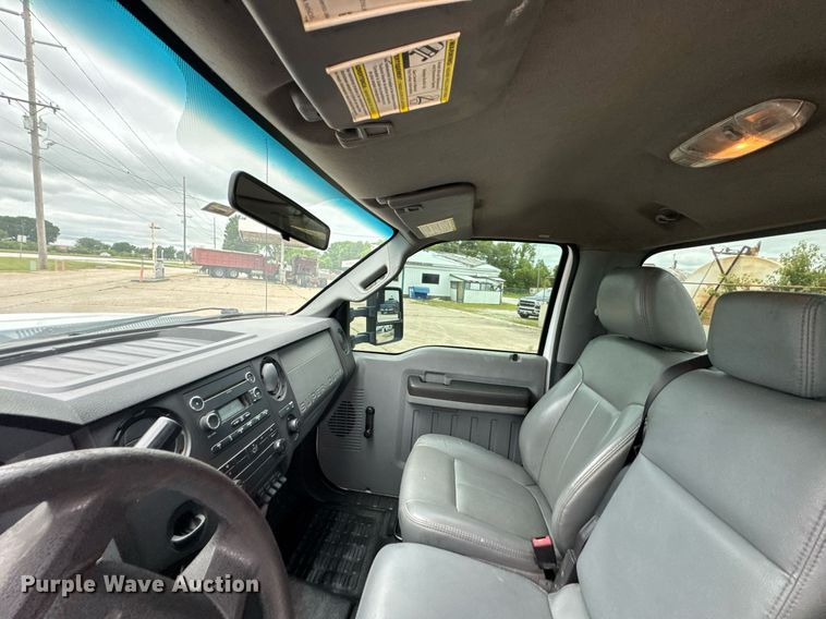 image for item DU9760 2012 Ford F550 Super Duty truck cab and chassis