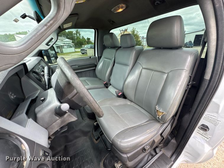 image for item DU9760 2012 Ford F550 Super Duty truck cab and chassis