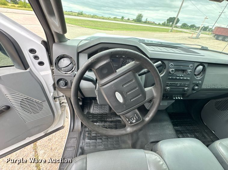 image for item DU9760 2012 Ford F550 Super Duty truck cab and chassis