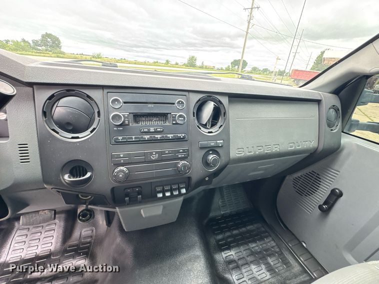 image for item DU9760 2012 Ford F550 Super Duty truck cab and chassis