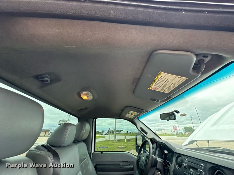 image for item DU9760 2012 Ford F550 Super Duty truck cab and chassis