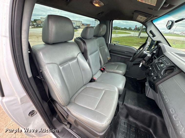 image for item DU9760 2012 Ford F550 Super Duty truck cab and chassis