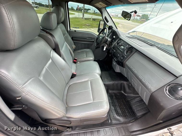 image for item DU9760 2012 Ford F550 Super Duty truck cab and chassis