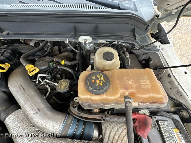 image for item DU9760 2012 Ford F550 Super Duty truck cab and chassis