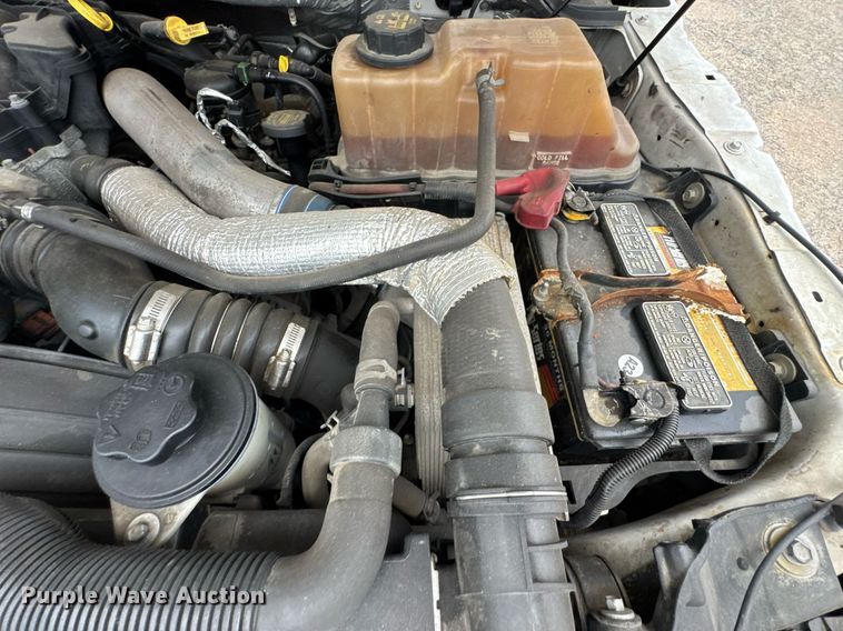 image for item DU9760 2012 Ford F550 Super Duty truck cab and chassis