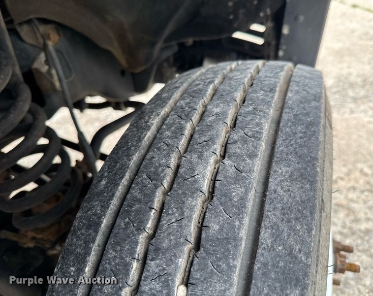 image for item DU9760 2012 Ford F550 Super Duty truck cab and chassis