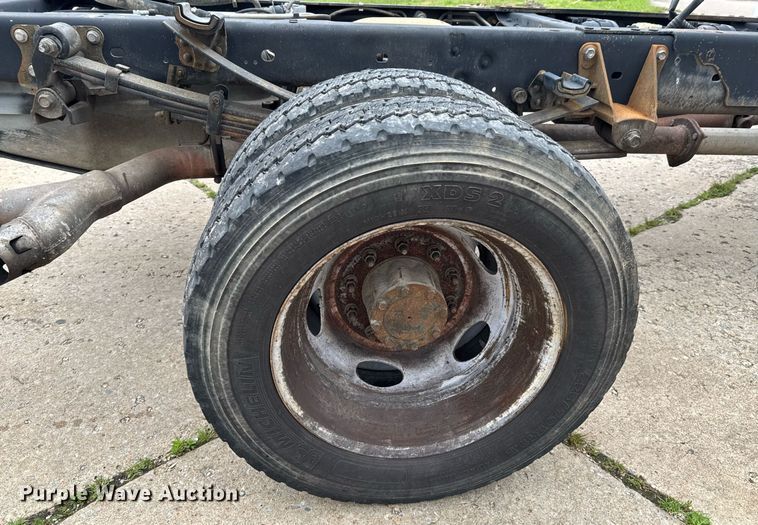 image for item DU9760 2012 Ford F550 Super Duty truck cab and chassis