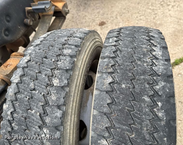 image for item DU9760 2012 Ford F550 Super Duty truck cab and chassis