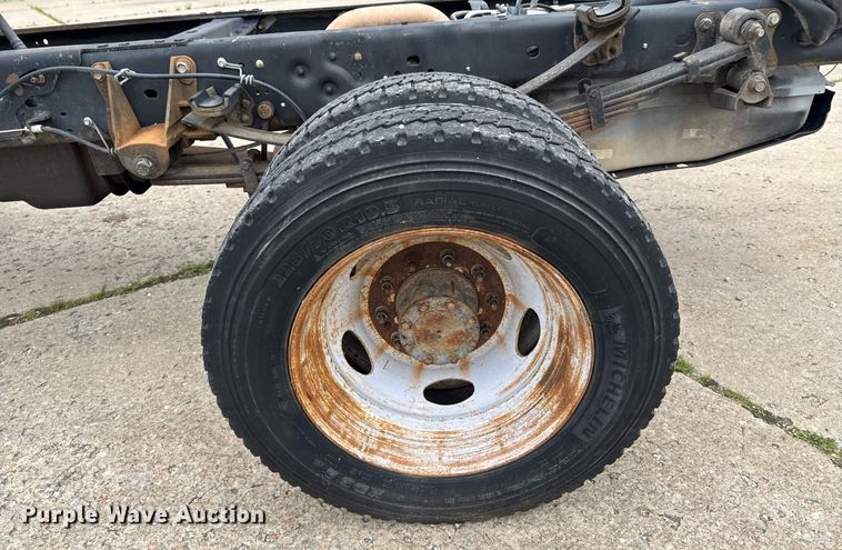 image for item DU9760 2012 Ford F550 Super Duty truck cab and chassis