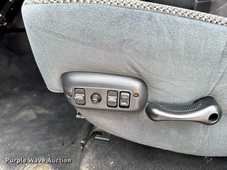 image for item DV2744 2003 Dodge Ram 2500 SLT Quad Cab pickup truck