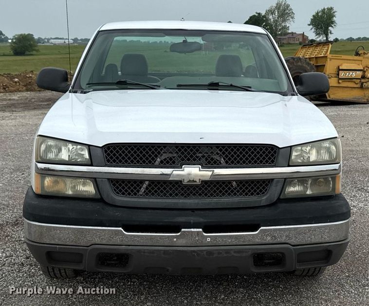 image for item DV2747 2004 Chevrolet Silverado 1500 pickup truck