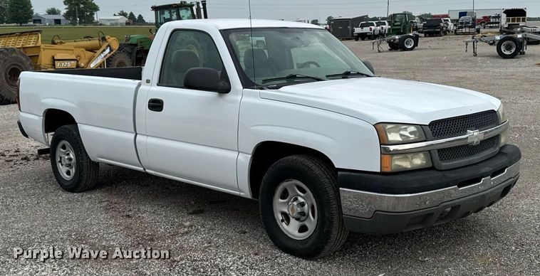 image for item DV2747 2004 Chevrolet Silverado 1500 pickup truck