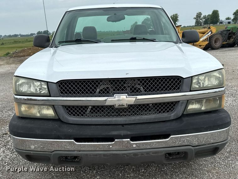 image for item DV2747 2004 Chevrolet Silverado 1500 pickup truck