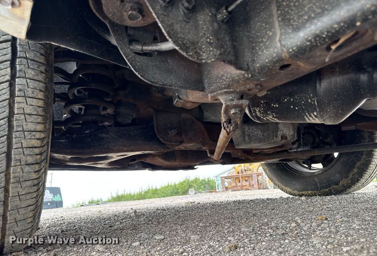 image for item DV2747 2004 Chevrolet Silverado 1500 pickup truck