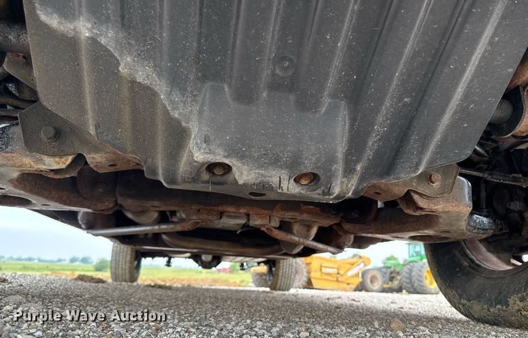 image for item DV2747 2004 Chevrolet Silverado 1500 pickup truck