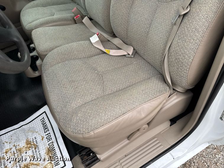 image for item DV2747 2004 Chevrolet Silverado 1500 pickup truck