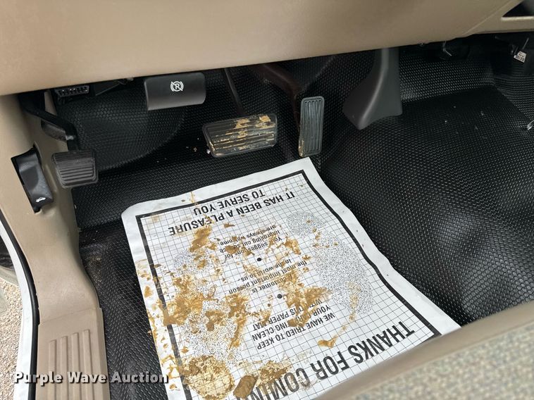 image for item DV2747 2004 Chevrolet Silverado 1500 pickup truck