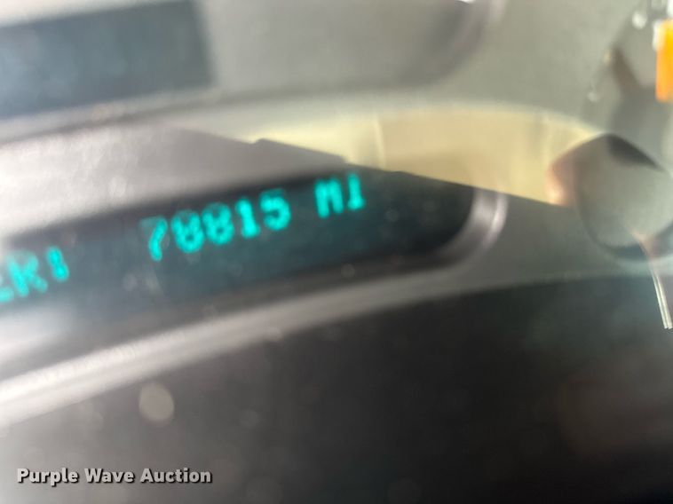 image for item DV2747 2004 Chevrolet Silverado 1500 pickup truck