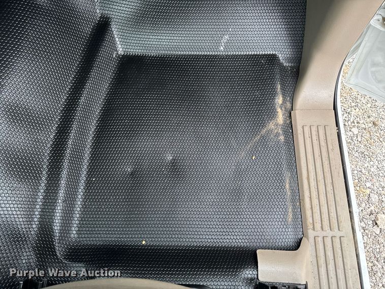 image for item DV2747 2004 Chevrolet Silverado 1500 pickup truck