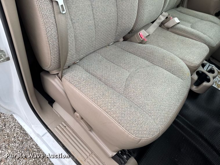 image for item DV2747 2004 Chevrolet Silverado 1500 pickup truck