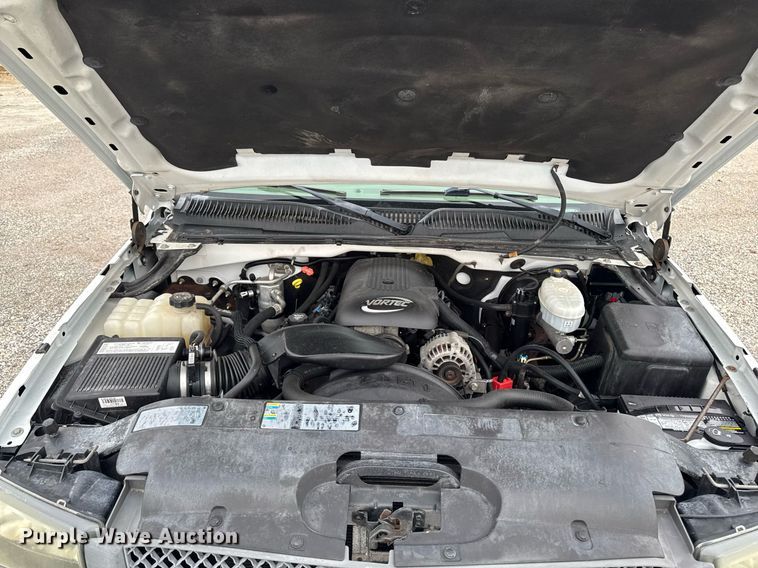 image for item DV2747 2004 Chevrolet Silverado 1500 pickup truck