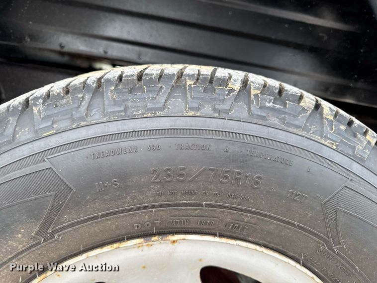 image for item DV2747 2004 Chevrolet Silverado 1500 pickup truck