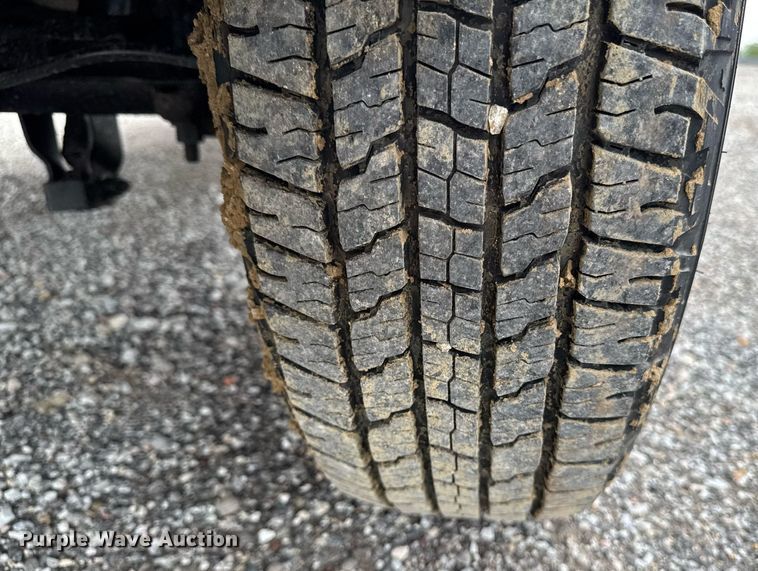 image for item DV2747 2004 Chevrolet Silverado 1500 pickup truck