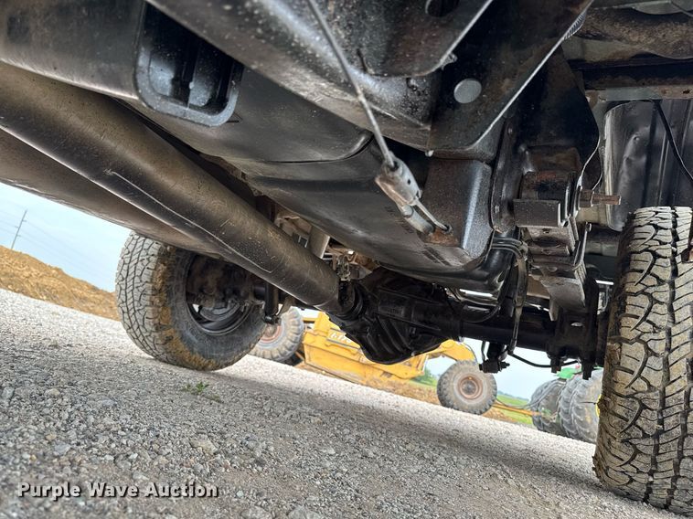 image for item DV2748 2003 GMC Sierra 2500HD Crew Cab pickup truck