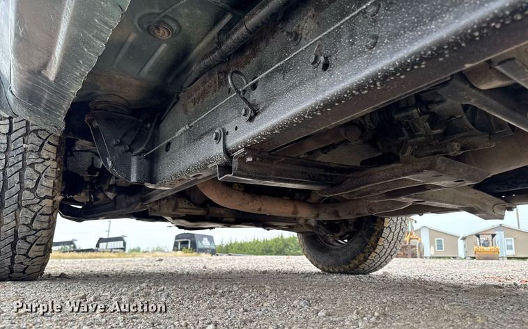 image for item DV2748 2003 GMC Sierra 2500HD Crew Cab pickup truck