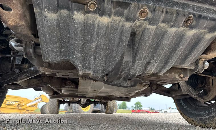 image for item DV2748 2003 GMC Sierra 2500HD Crew Cab pickup truck