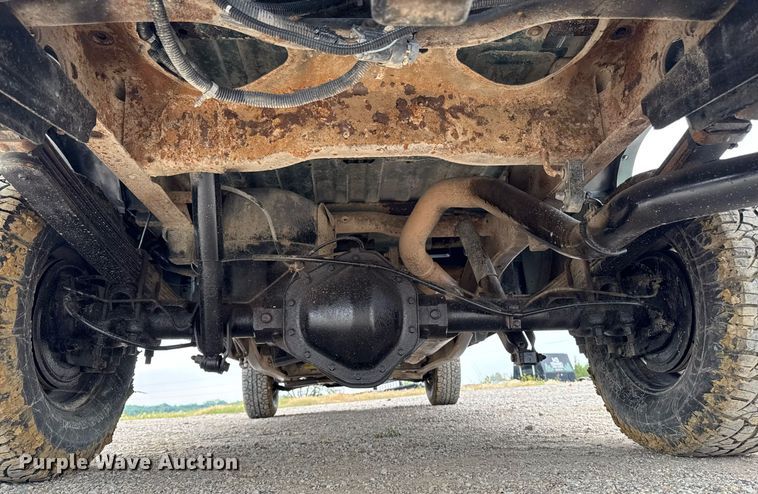 image for item DV2748 2003 GMC Sierra 2500HD Crew Cab pickup truck