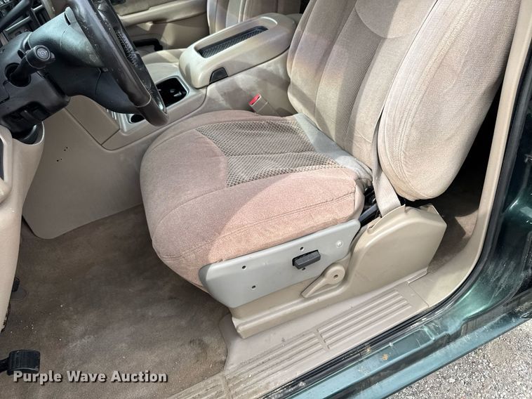 image for item DV2748 2003 GMC Sierra 2500HD Crew Cab pickup truck