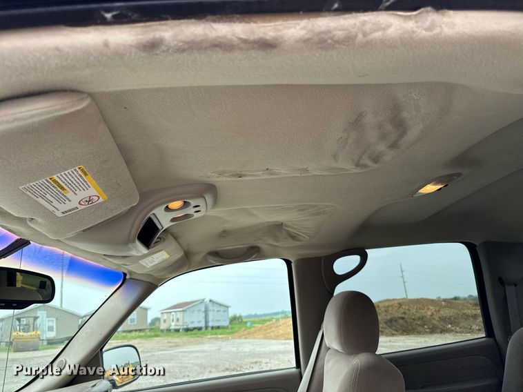 image for item DV2748 2003 GMC Sierra 2500HD Crew Cab pickup truck