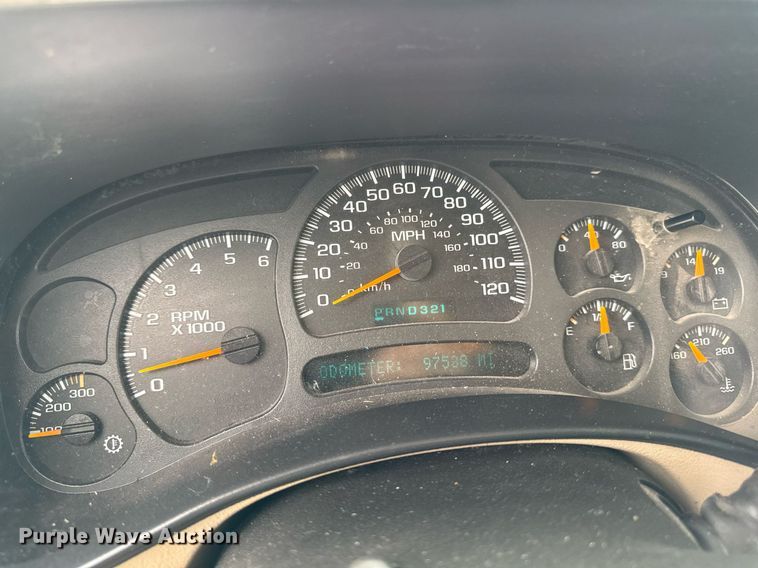 image for item DV2748 2003 GMC Sierra 2500HD Crew Cab pickup truck