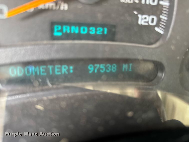 image for item DV2748 2003 GMC Sierra 2500HD Crew Cab pickup truck