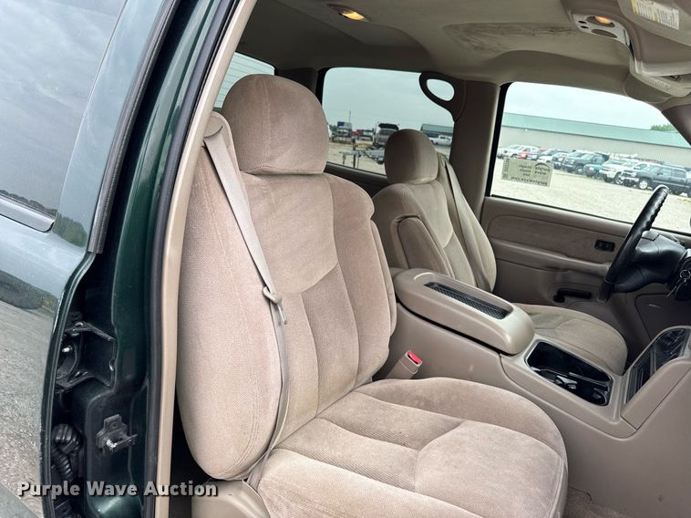 image for item DV2748 2003 GMC Sierra 2500HD Crew Cab pickup truck