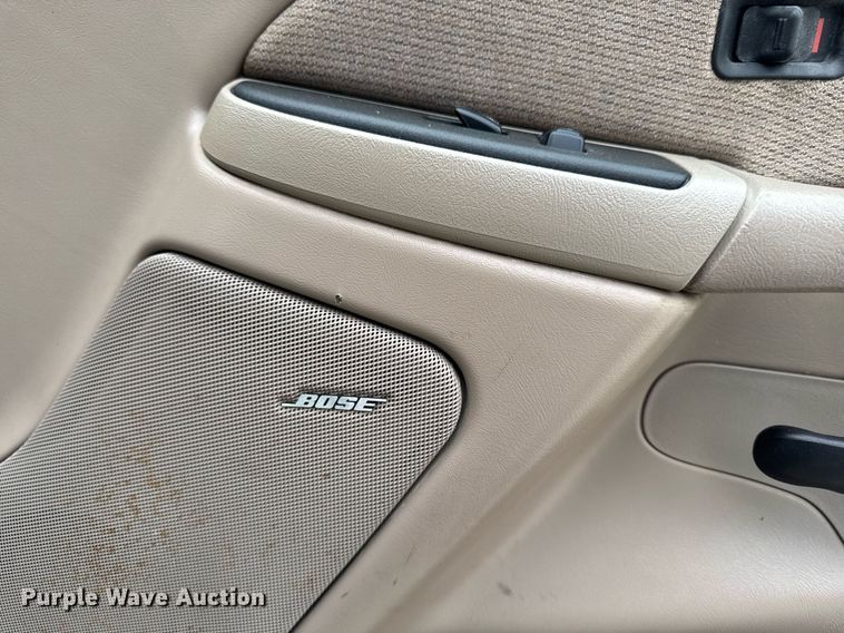 image for item DV2748 2003 GMC Sierra 2500HD Crew Cab pickup truck