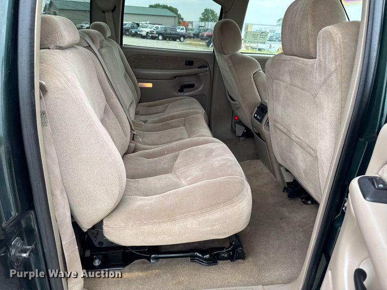 image for item DV2748 2003 GMC Sierra 2500HD Crew Cab pickup truck