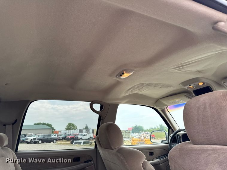 image for item DV2748 2003 GMC Sierra 2500HD Crew Cab pickup truck