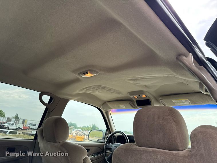 image for item DV2748 2003 GMC Sierra 2500HD Crew Cab pickup truck