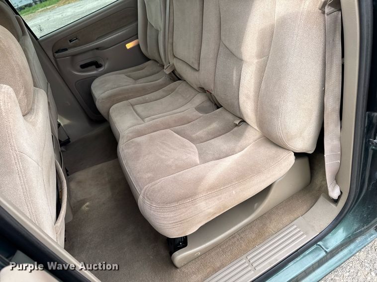 image for item DV2748 2003 GMC Sierra 2500HD Crew Cab pickup truck