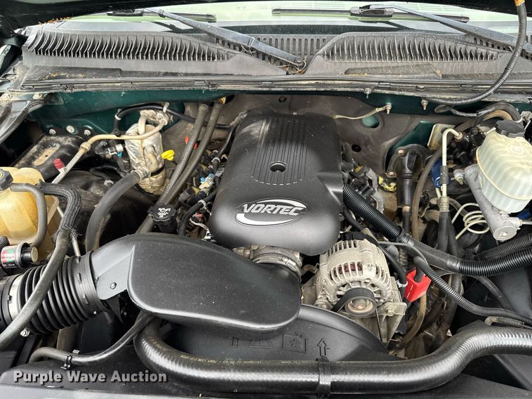 image for item DV2748 2003 GMC Sierra 2500HD Crew Cab pickup truck