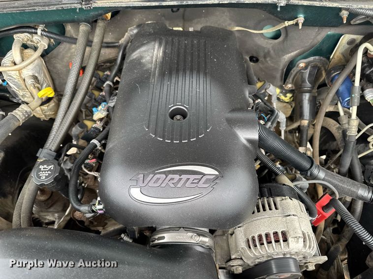 image for item DV2748 2003 GMC Sierra 2500HD Crew Cab pickup truck