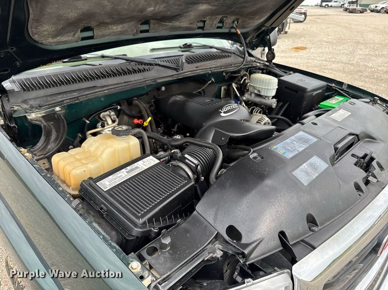 image for item DV2748 2003 GMC Sierra 2500HD Crew Cab pickup truck