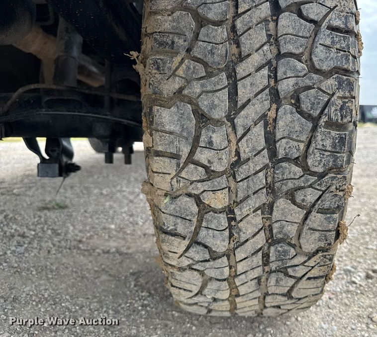 image for item DV2748 2003 GMC Sierra 2500HD Crew Cab pickup truck