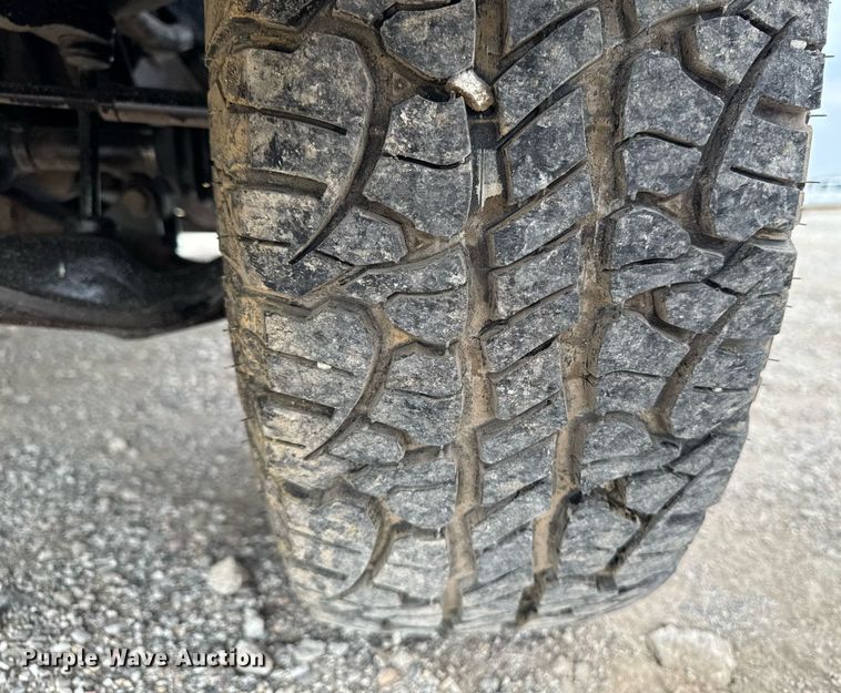 image for item DV2748 2003 GMC Sierra 2500HD Crew Cab pickup truck