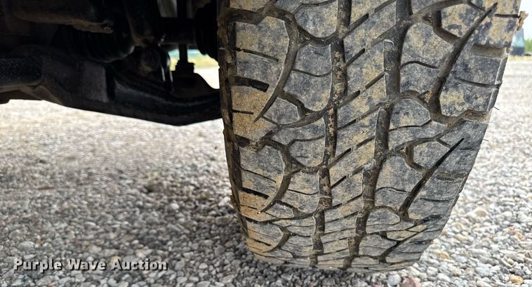 image for item DV2748 2003 GMC Sierra 2500HD Crew Cab pickup truck